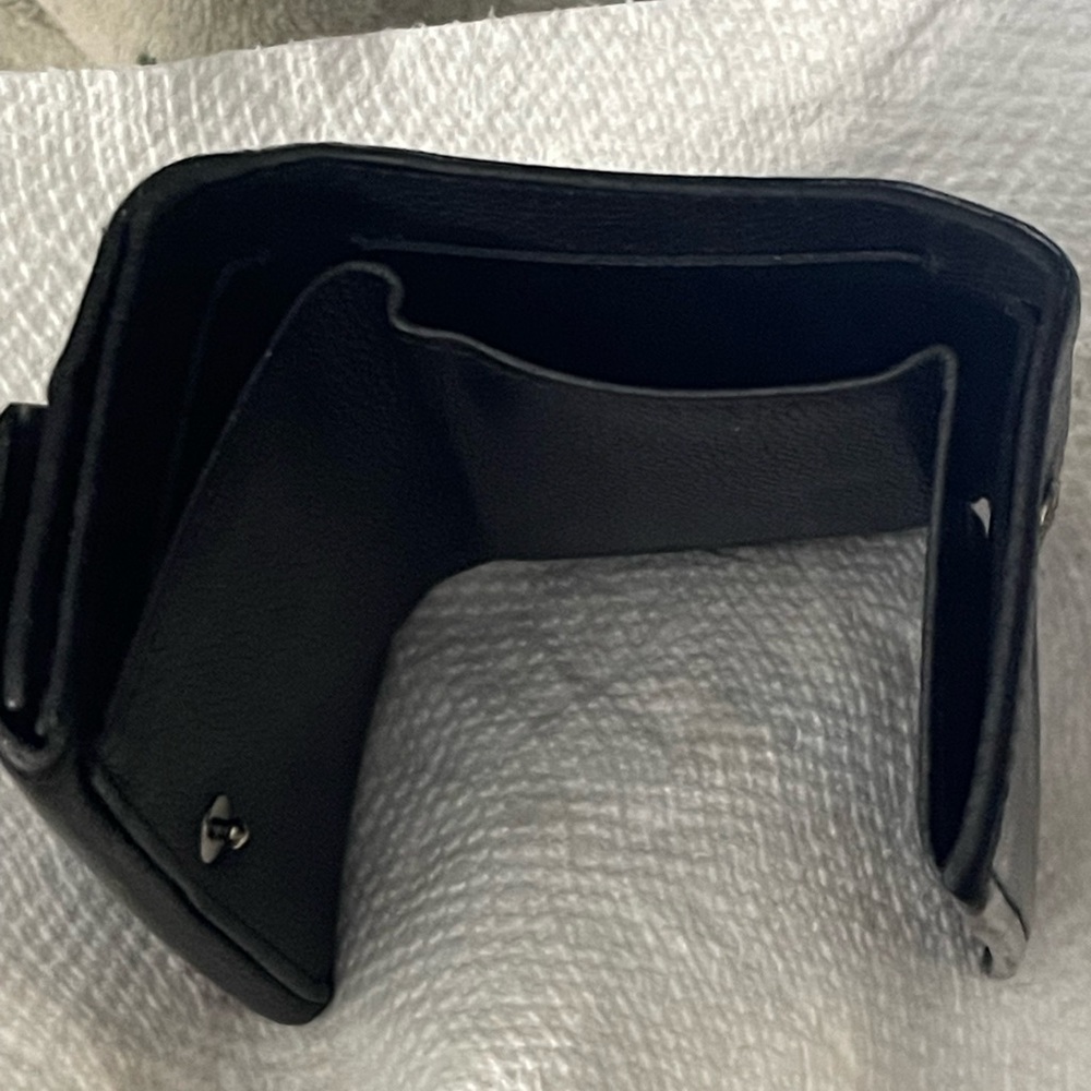 Louis Vuitton Black Wallet with Gold Logo - Picture 6 of 16